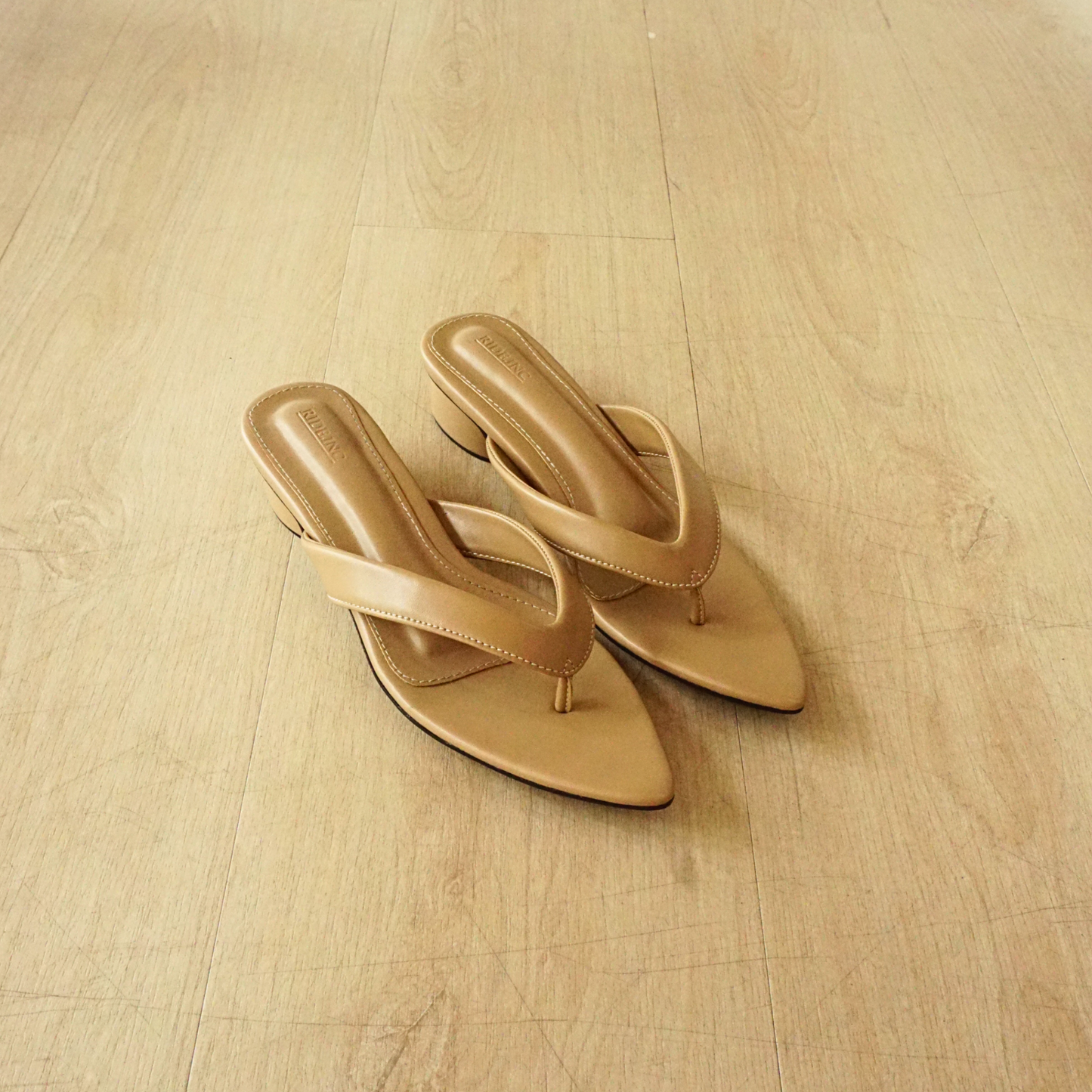 Huri Pointed Sandals