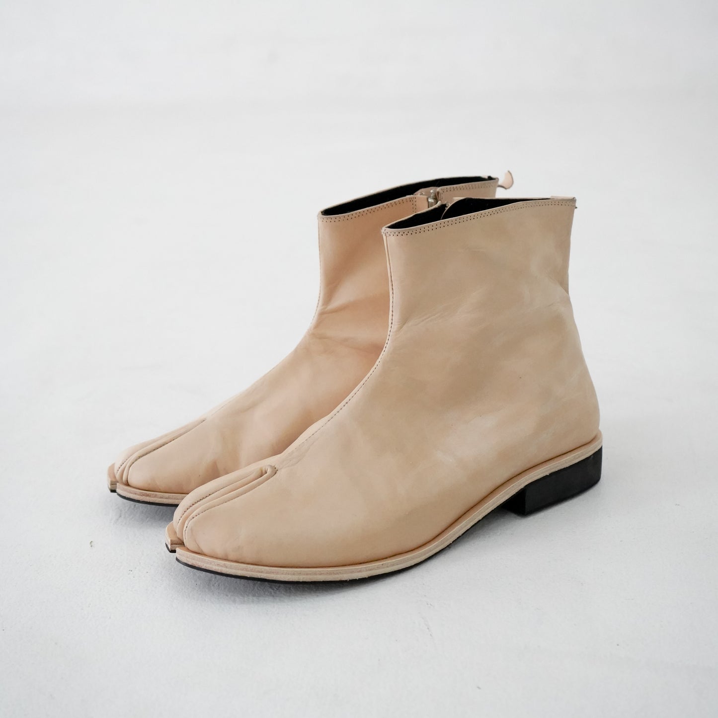 Chelsea Tabi Boots (Vegtan Leather)