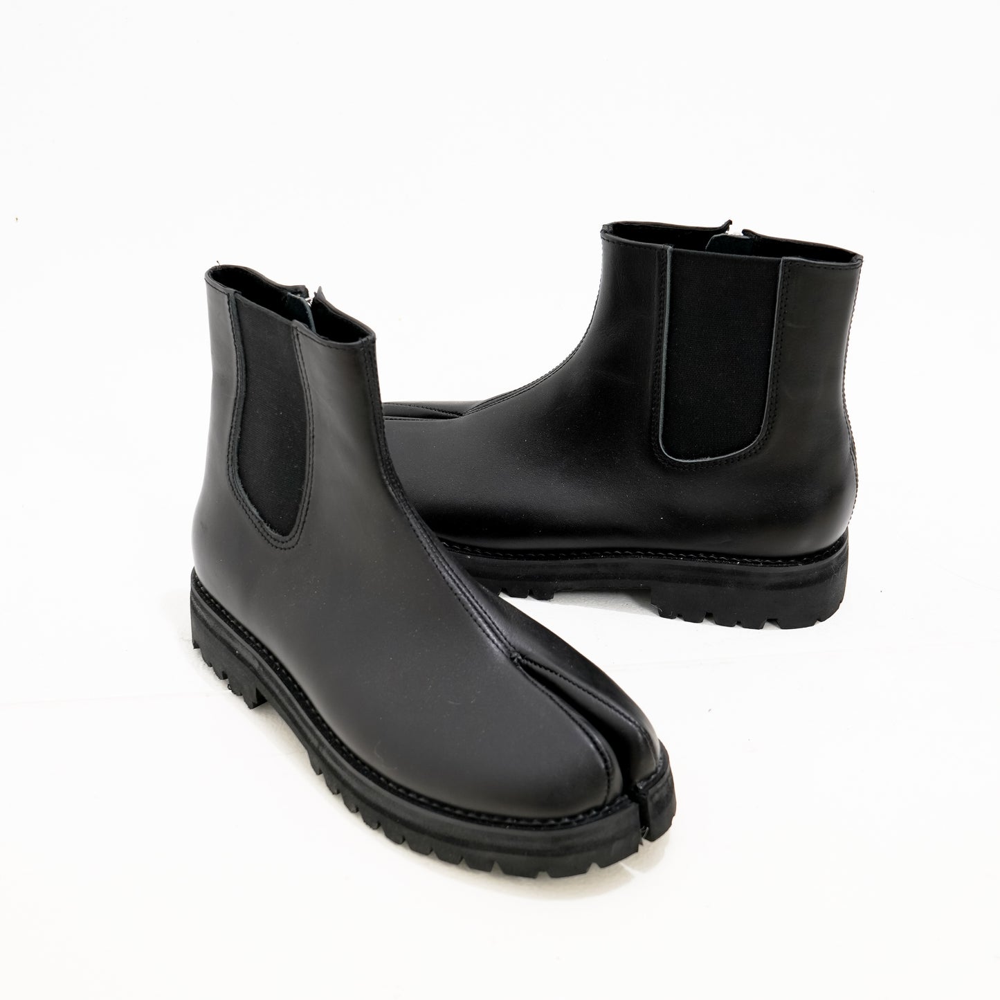 Chelsea Tabi Boots