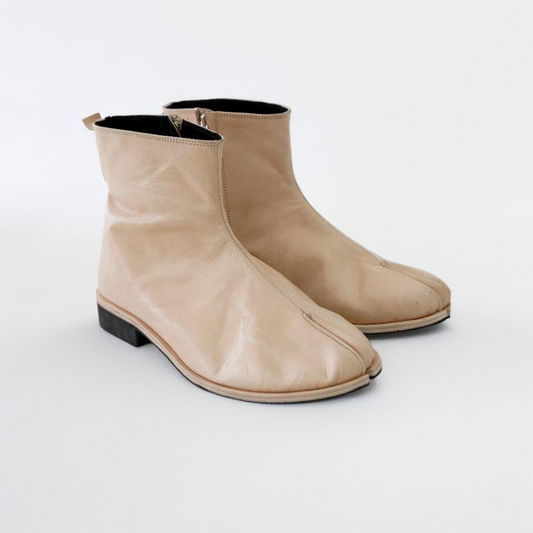 Chelsea Tabi Boots (Vegtan Leather)