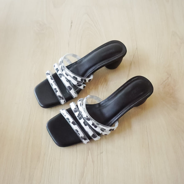 Irtha sandals