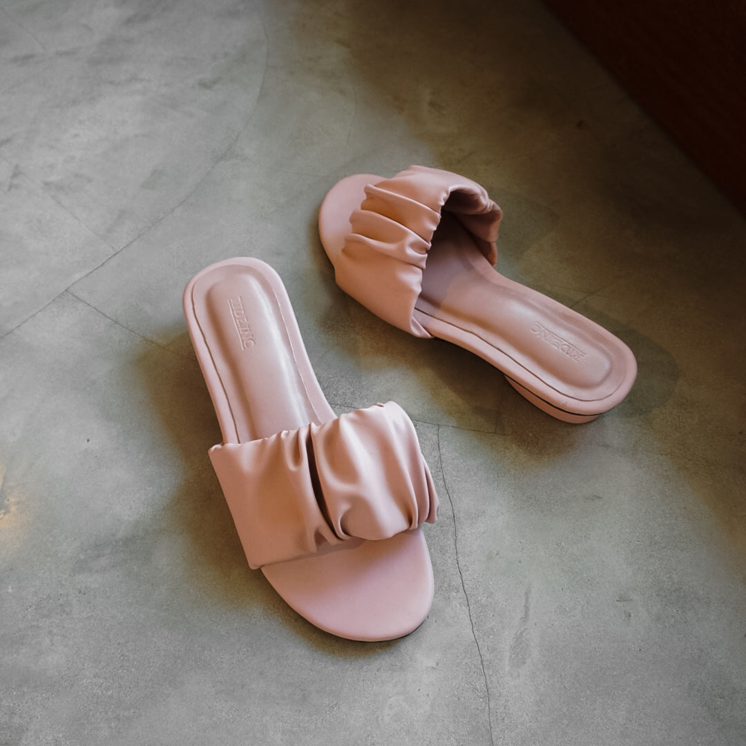 Hebi Slippers Heels