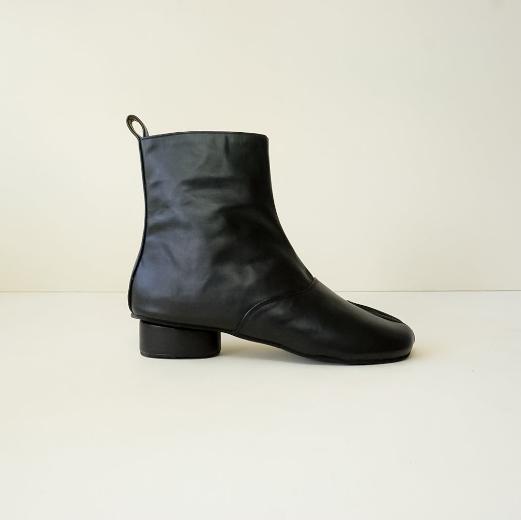 Junko Ankle Tabi Boots