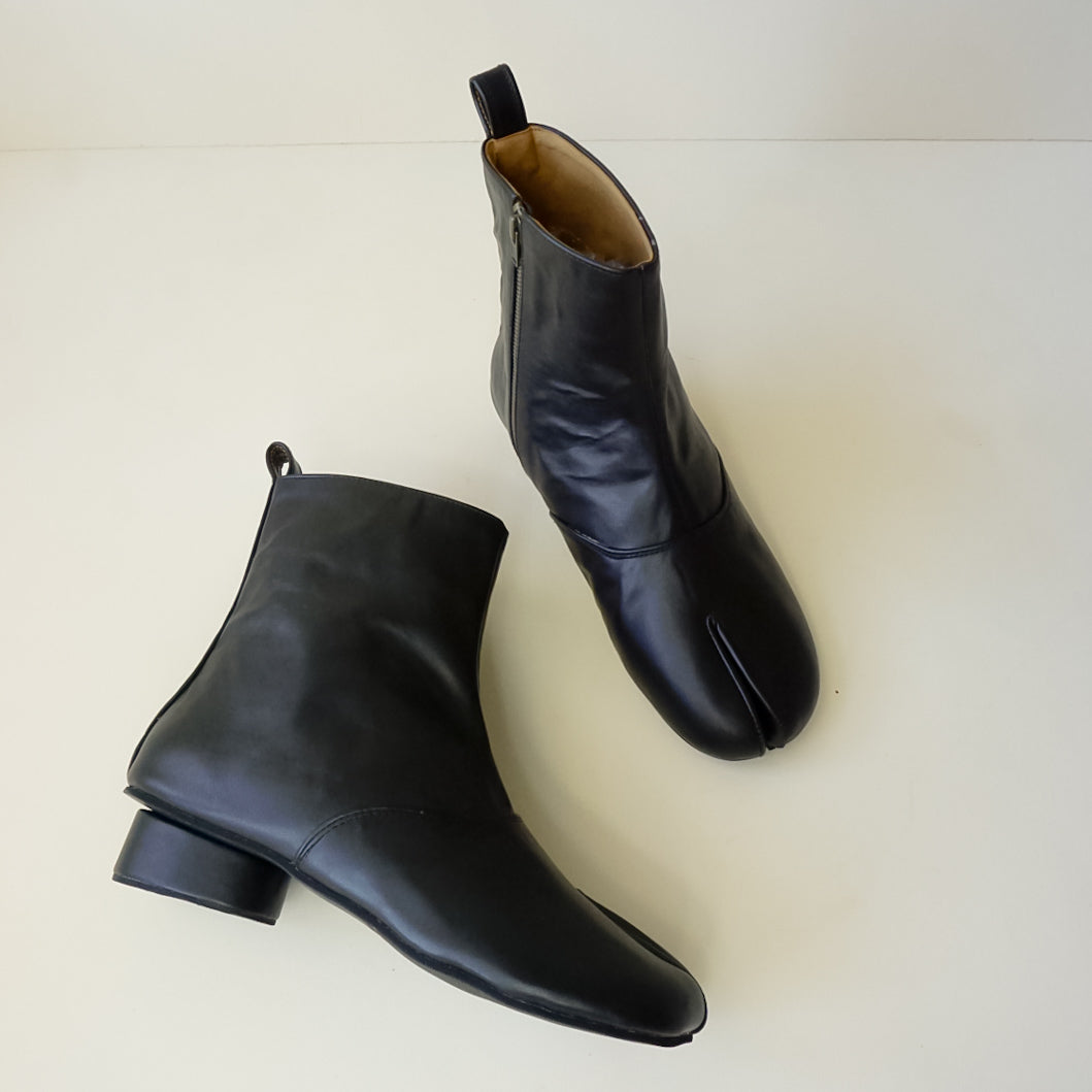 Junko Ankle Tabi Boots