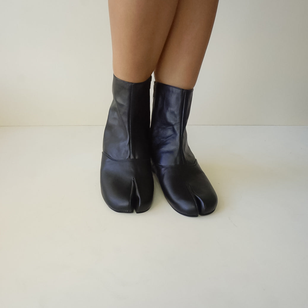 Junko Ankle Tabi Boots