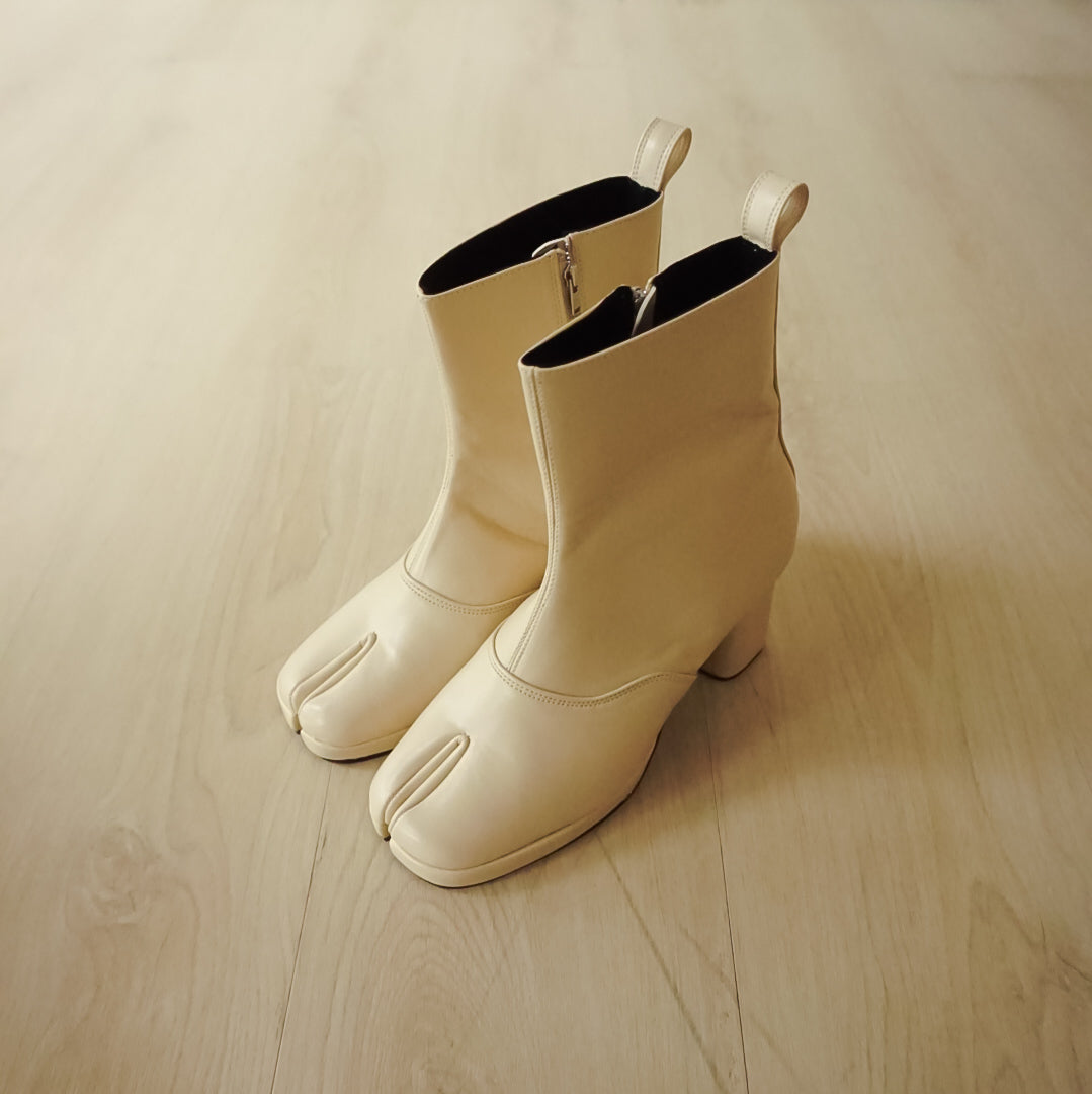 Junko Ankle Tabi Boots