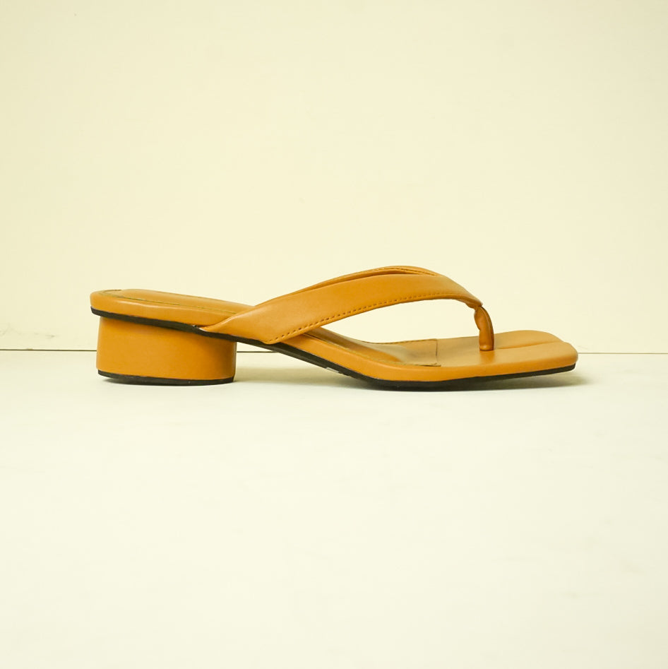 Huri Tabi Sandals