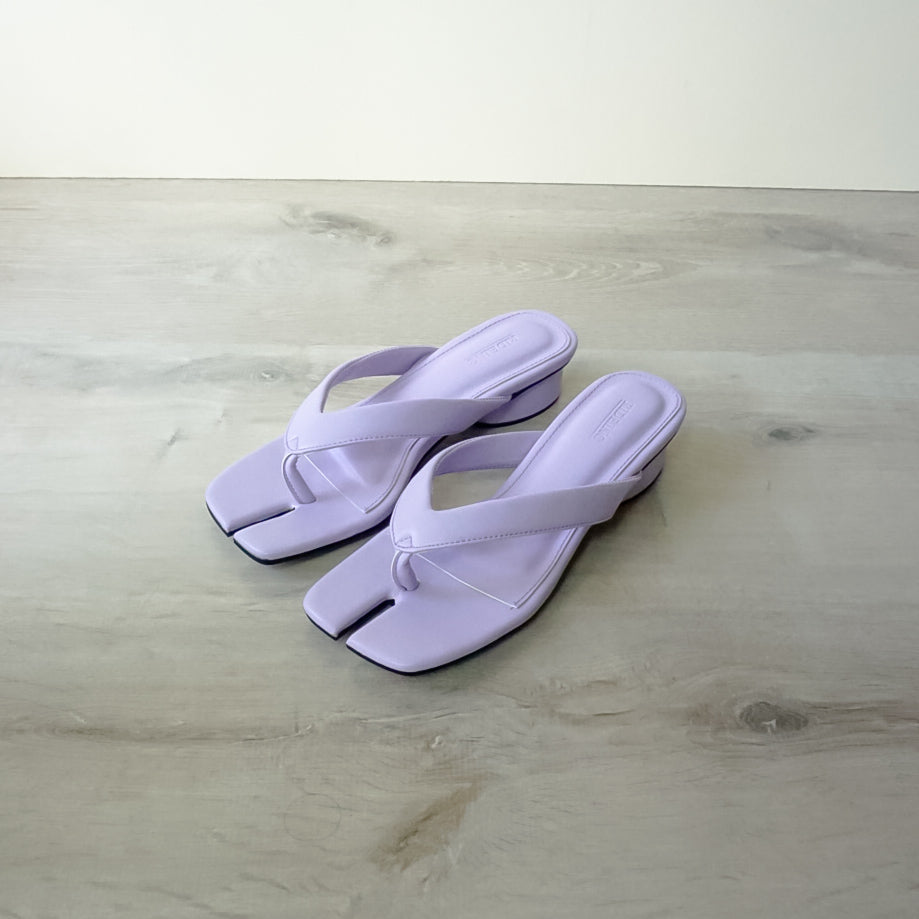 Huri Tabi Sandals